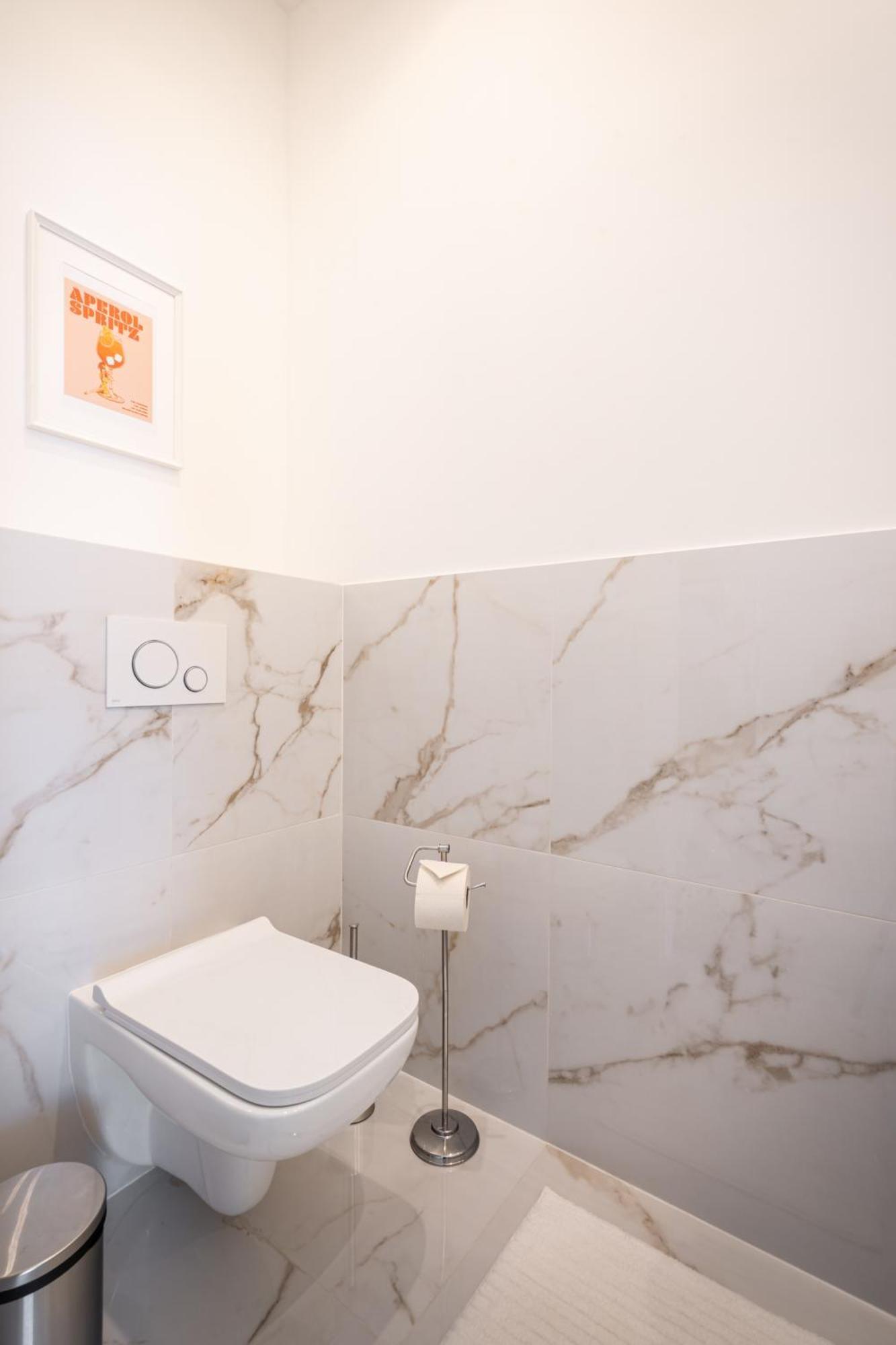 E13 - Grand Boulevard Heritage Suite - Best Location By Bqa Budapest Rum bild